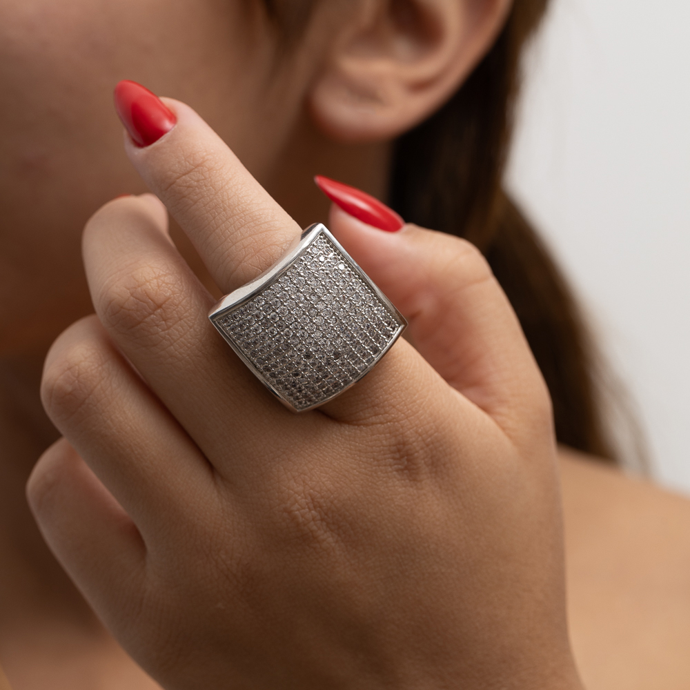 ANEL QUADRADO G CRAVEJADO COM ZIRCÔNIAS BANHO RÓDIO BRANCO