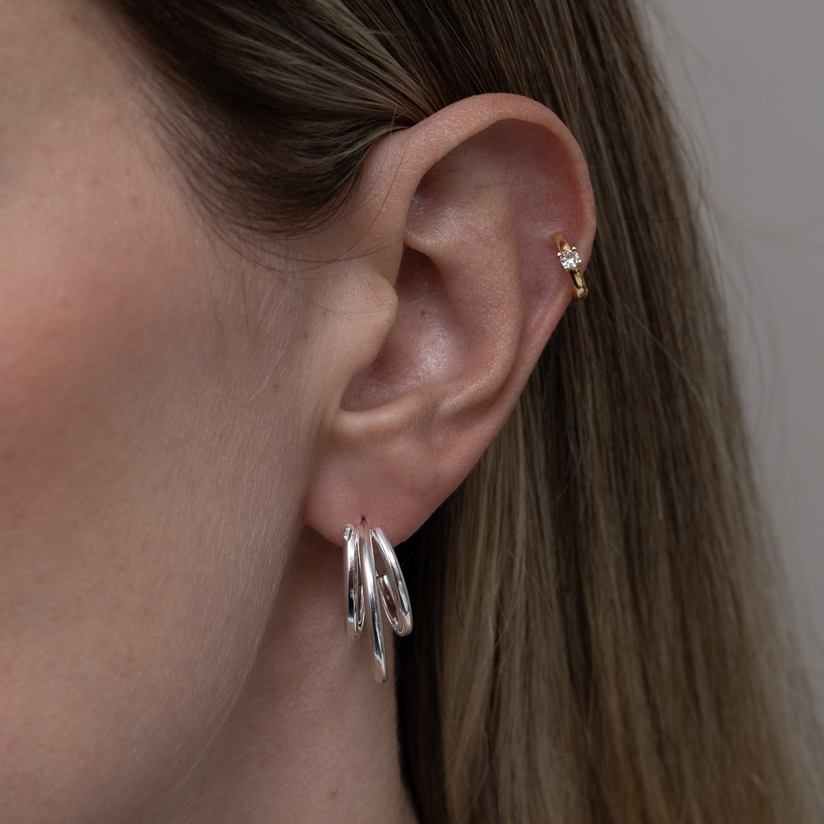 BRINCO ARGOLA TRIPLA FINA LISA BANHO PRATA BRINCO ARGOLA TRIPLA FINA LISA BANHO PRATA