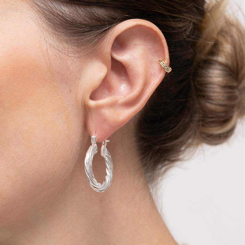 BRINCO ARGOLA TORCIDA ACHATADA FECHO JOIA BANHO PRATA BRINCO ARGOLA TORCIDA ACHATADA FECHO JOIA BANHO PRATA