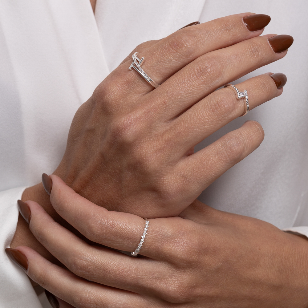 ANEL PREGO COM ZIRCÔNIAS BANHO PRATA ANEL PREGO COM ZIRCÔNIAS BANHO PRATA