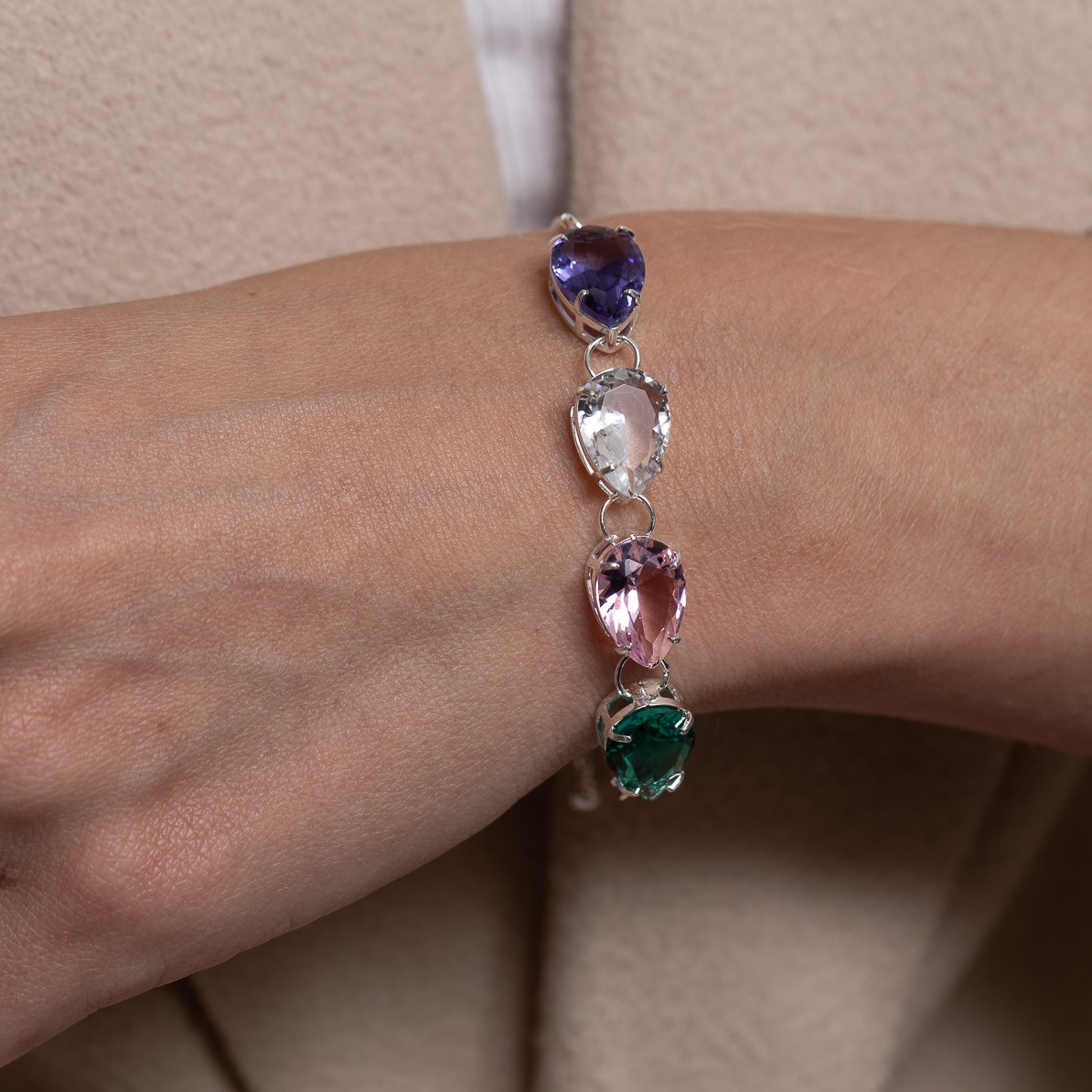 PULSEIRA GRAVATINHA COM GOTAS COLORIDAS BANHO PRATA