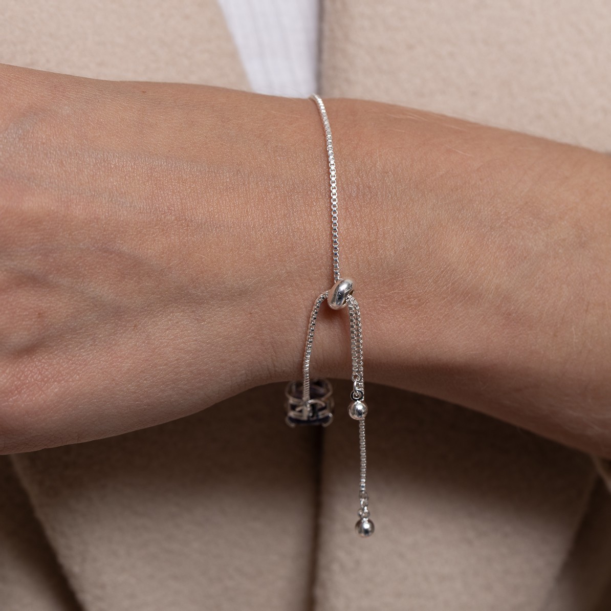 PULSEIRA GRAVATINHA COM GOTAS COLORIDAS BANHO PRATA