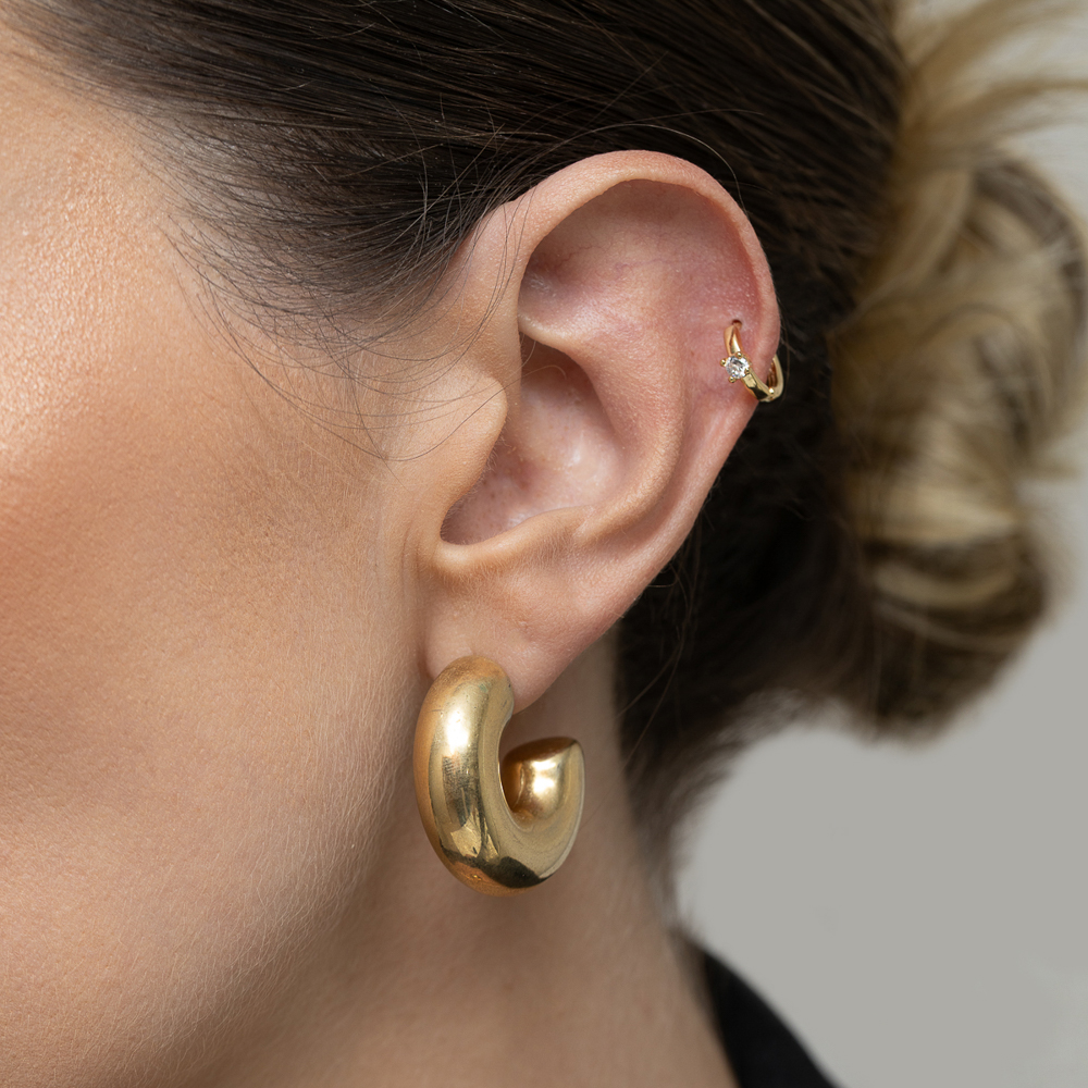 BRINCO ARGOLA GRANDE ABAULADA BANHO OURO 18K