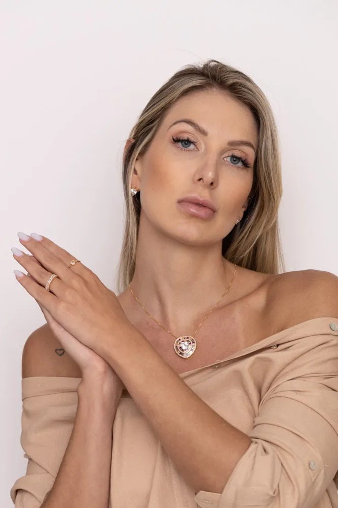 CONJUNTO CORAÇÃO GRANDE CRAVEJADO COM ZIRCÔNIAS COLORIDAS BANHO OURO 18K