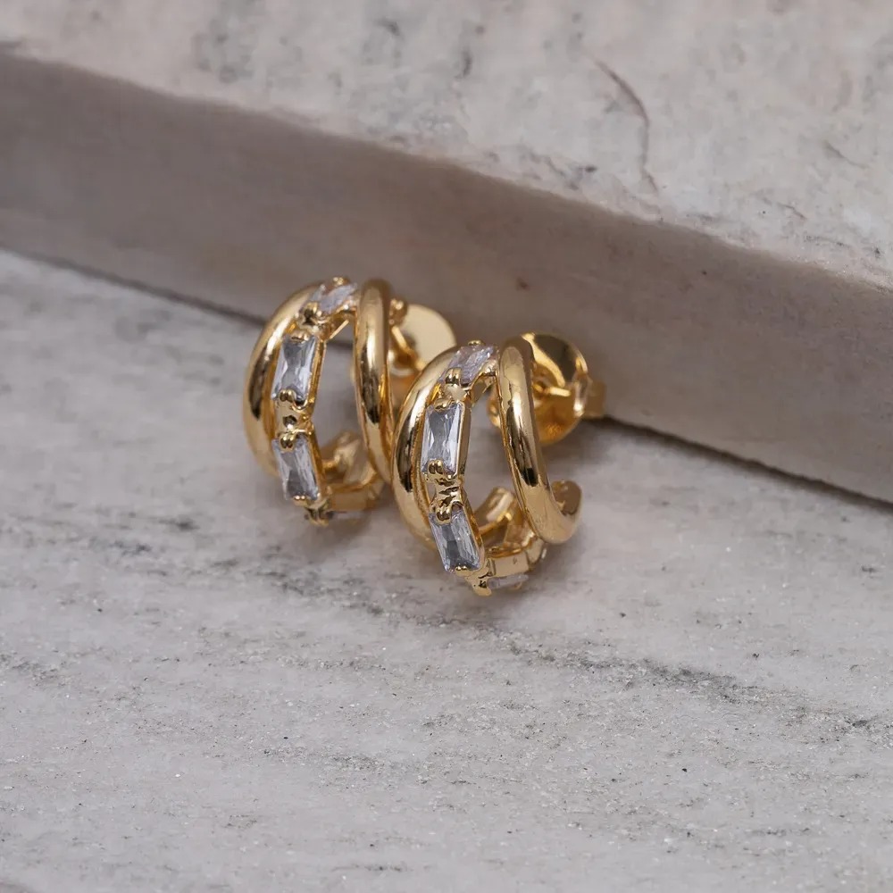BRINCO TRIPLO COM ZIRCÔNIA BANHO OURO 18K