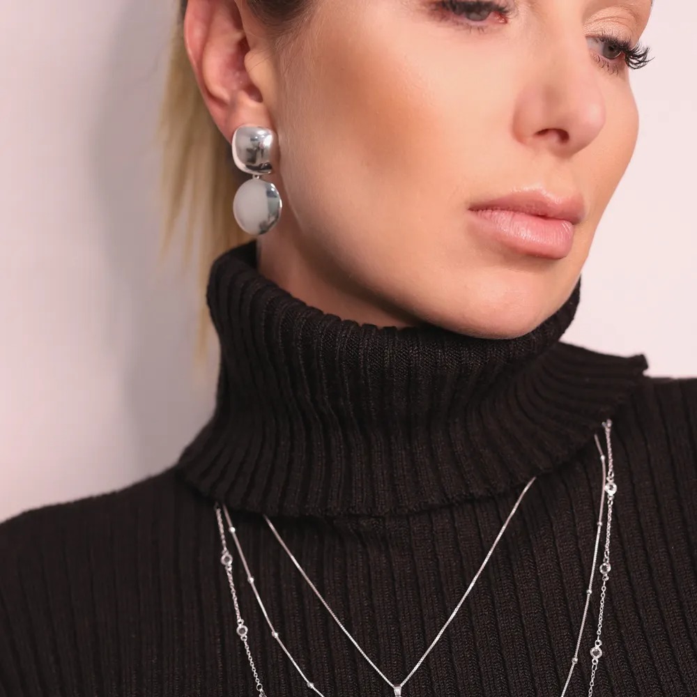 BRINCO AILA ARTICULADO LISO M BANHO PRATA