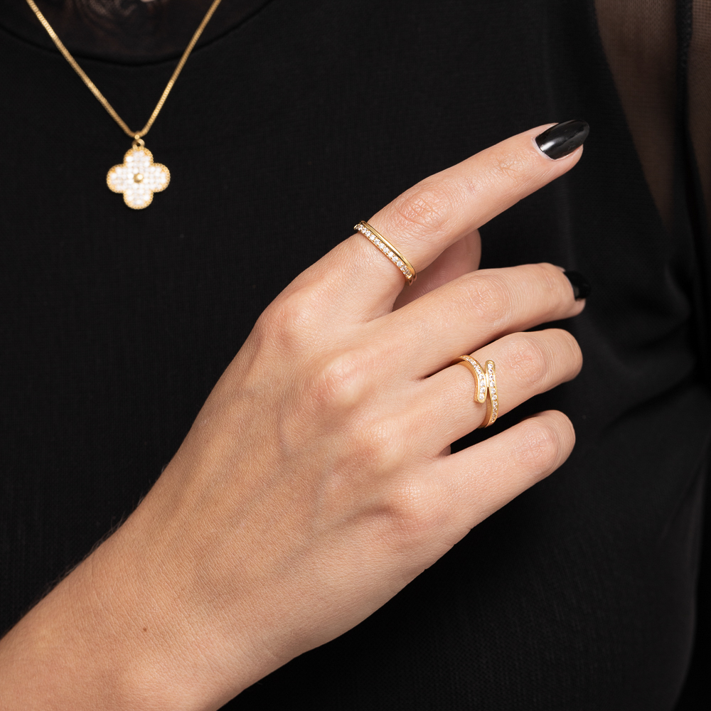 ANEL PRIMAVERA CRAVEJADO COM ZIRCÔNIAS CRISTAIS BANHO OURO 18K ANEL PRIMAVERA CRAVEJADO COM ZIRCÔNIAS CRISTAIS BANHO OURO 18K