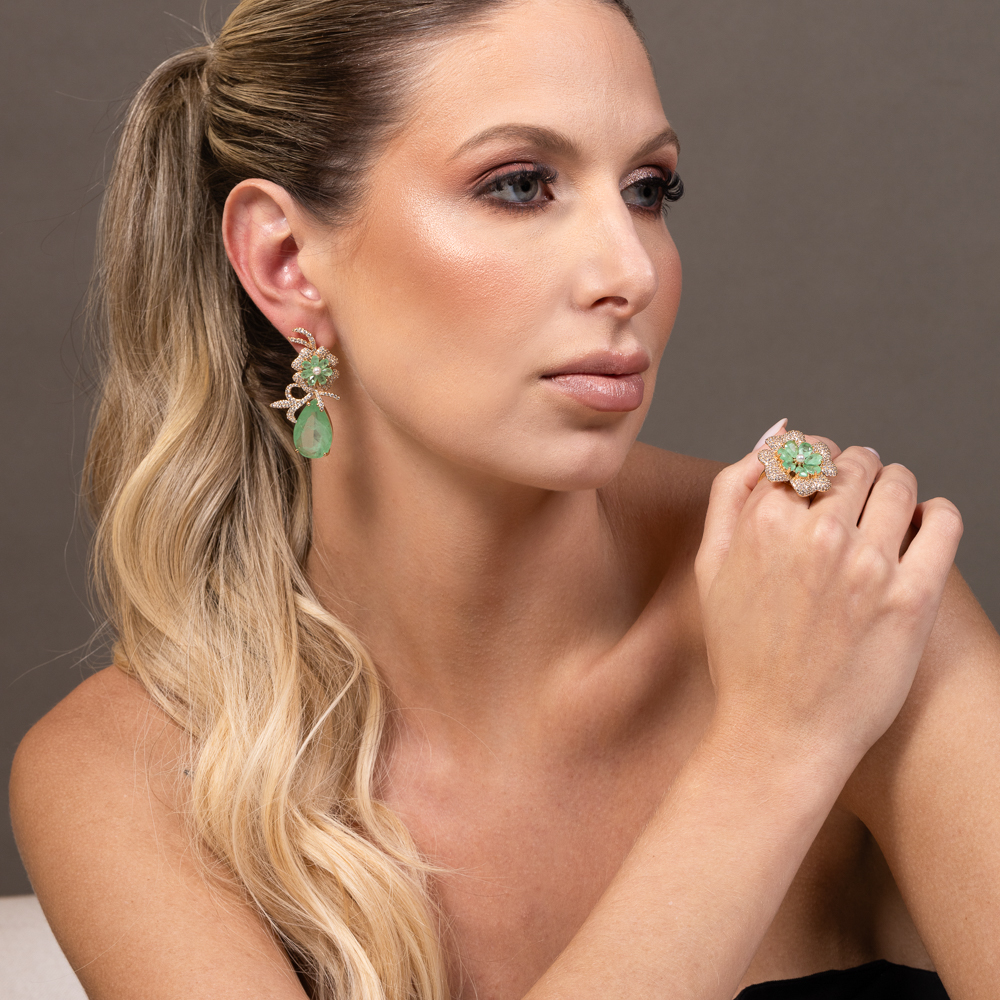 CONJUNTO FLOR COM ZIRCÔNIAS E PEDRA VERDE TIFFANY BANHO OURO 18K