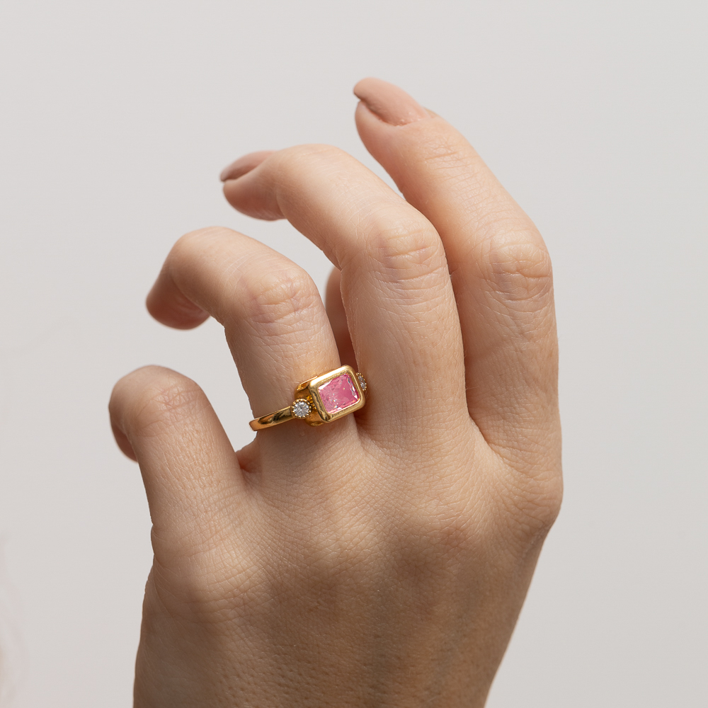 ANEL QUADRADO COM PEDRA ROSA CLARO BANHO OURO 18K ANEL QUADRADO COM PEDRA ROSA CLARO BANHO OURO 18K