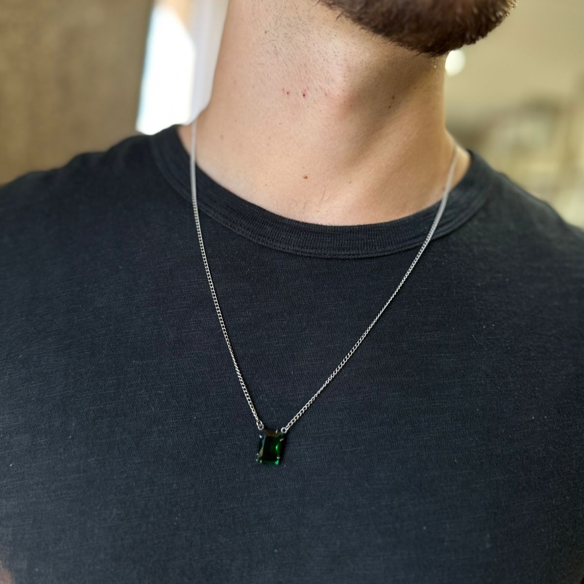 CORRENTE ESCAPULÁRIO CRUZ COM PEDRA VERDE ESMERALDA AÇO INOX