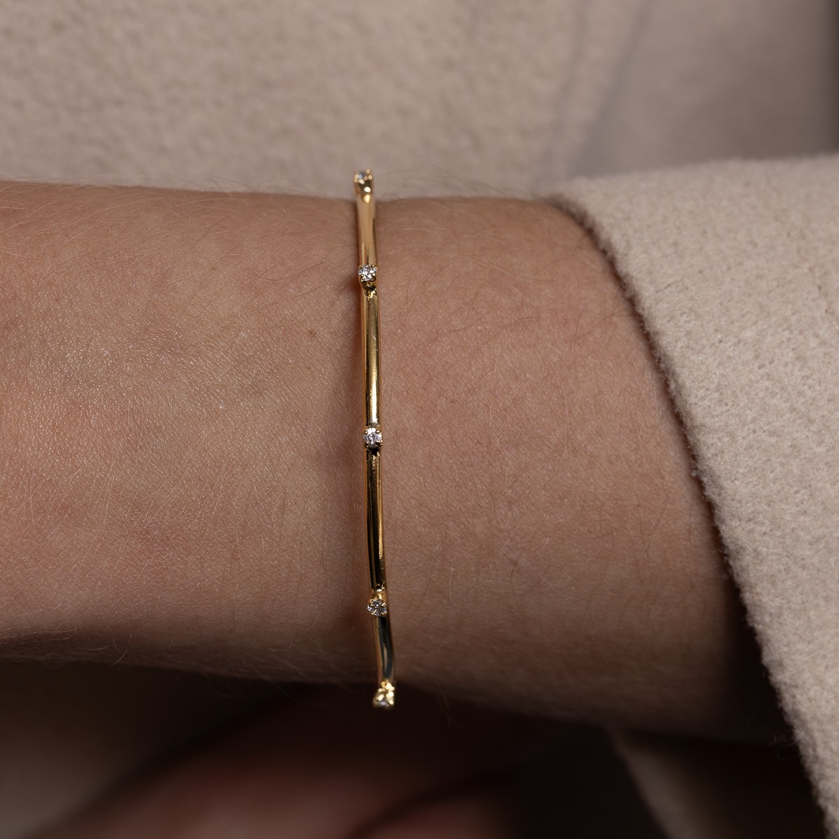 BRACELETE LISO E COM ZIRCÔNIAS BANHO OURO 18K