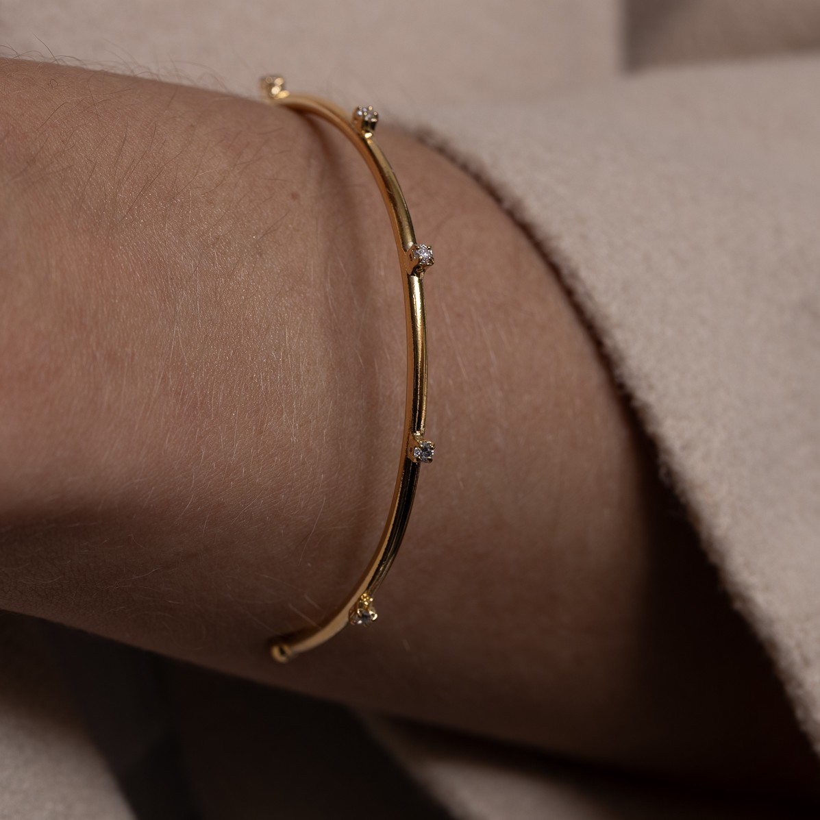 BRACELETE LISO E COM ZIRCÔNIAS BANHO OURO 18K