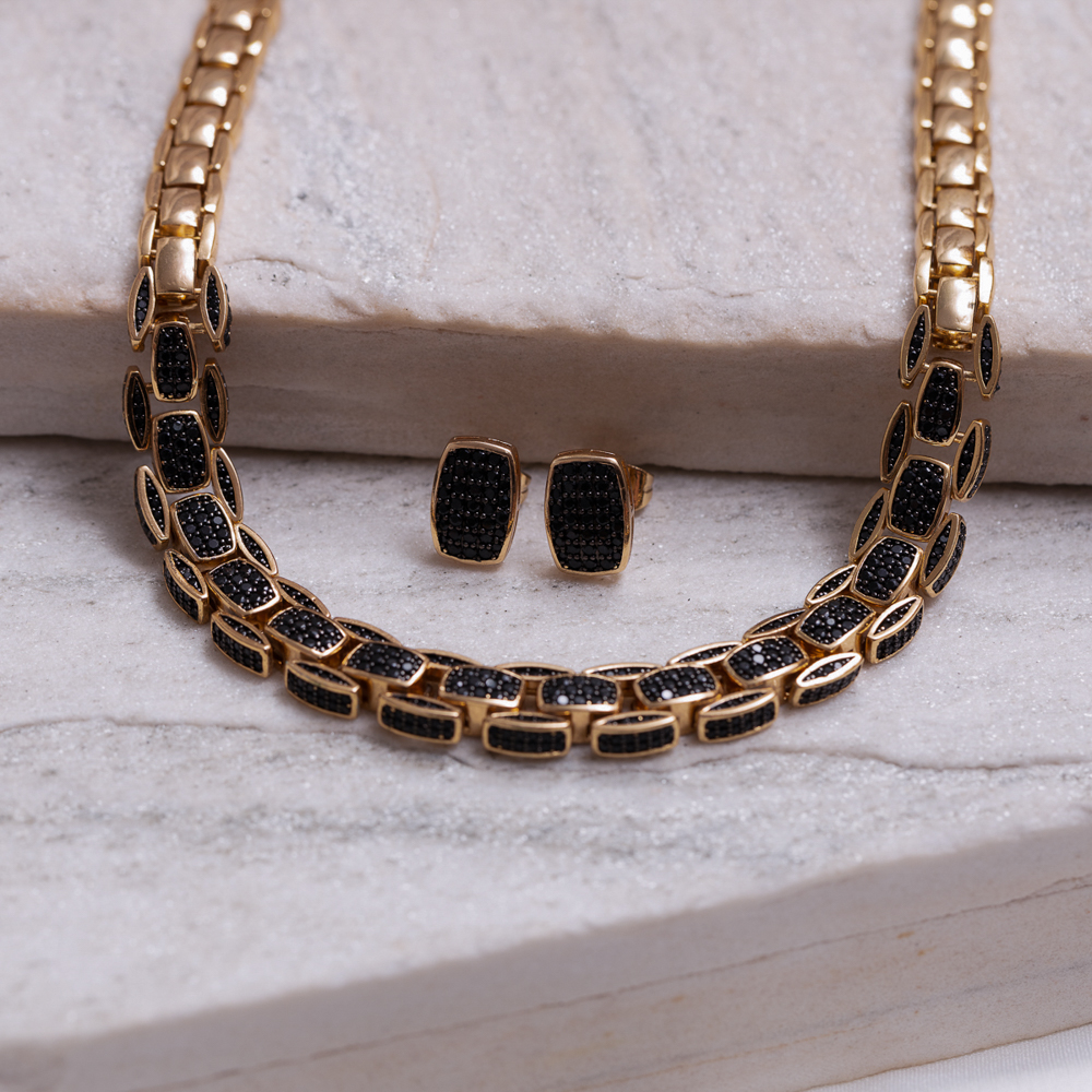 CONJUNTO GARGANTILHA E BRINCO COM ZIRCÔNIAS NEGRAS BANHO OURO 18K