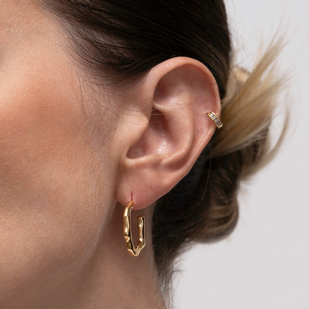 BRINCO ARGOLA ORGÂNICA ONDULADA BANHO OURO 18K BRINCO ARGOLA ORGÂNICA ONDULADA BANHO OURO 18K