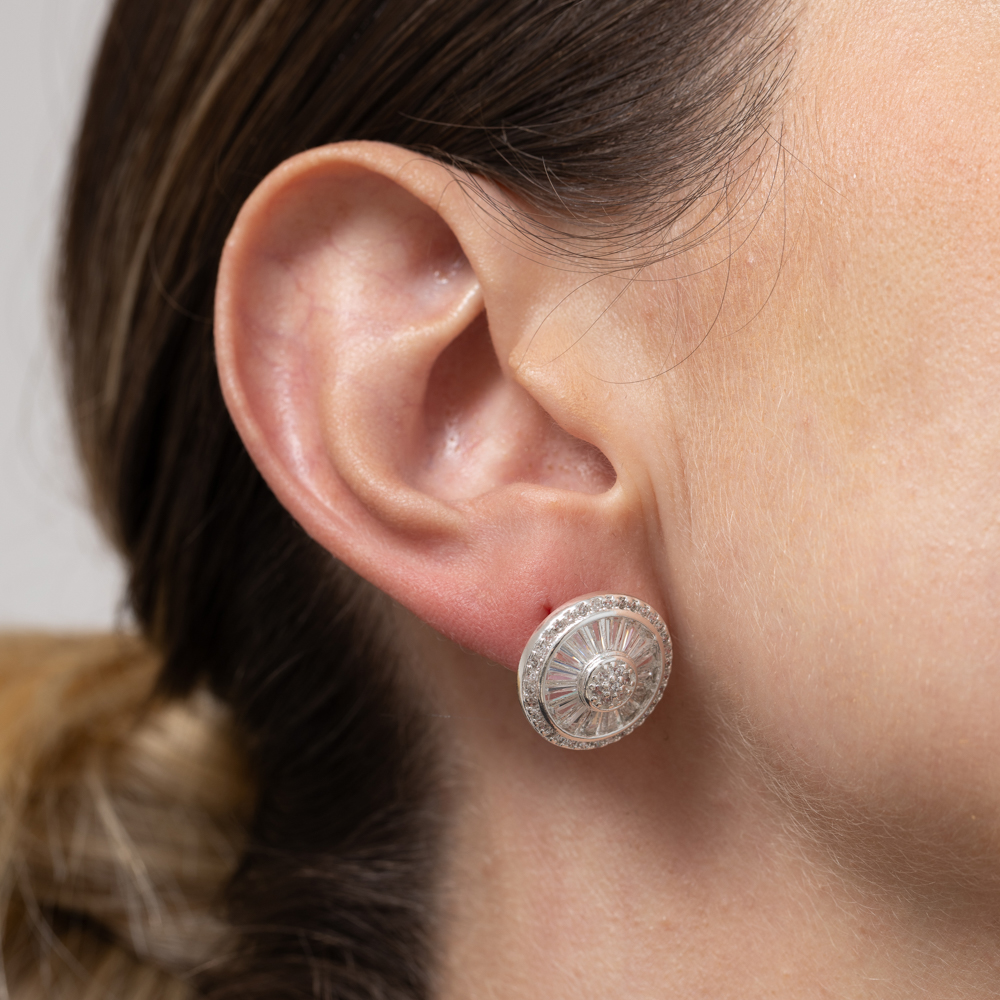 BRINCO PIZZA CRAVEJADA COM ZIRCÔNIAS NAVETE BANHO PRATA