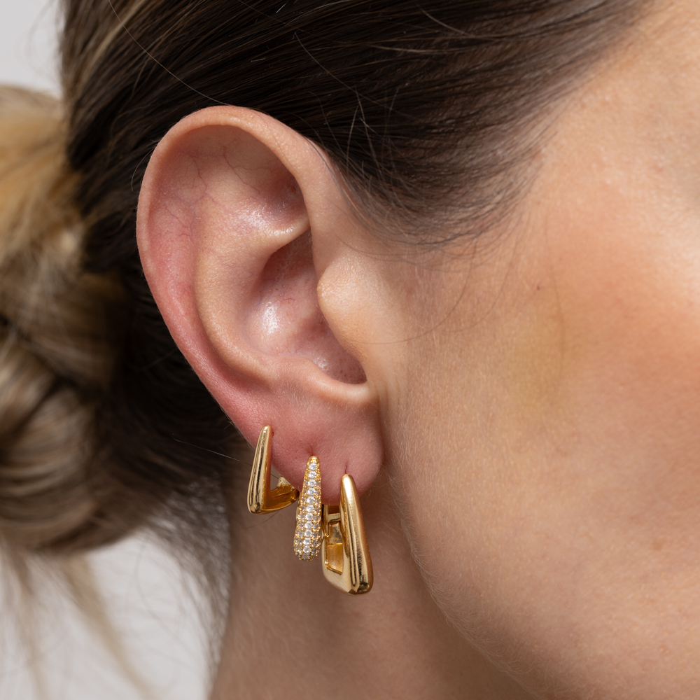 BRINCO ARGOLA G RETANGULAR LISO BANHO OURO 18K