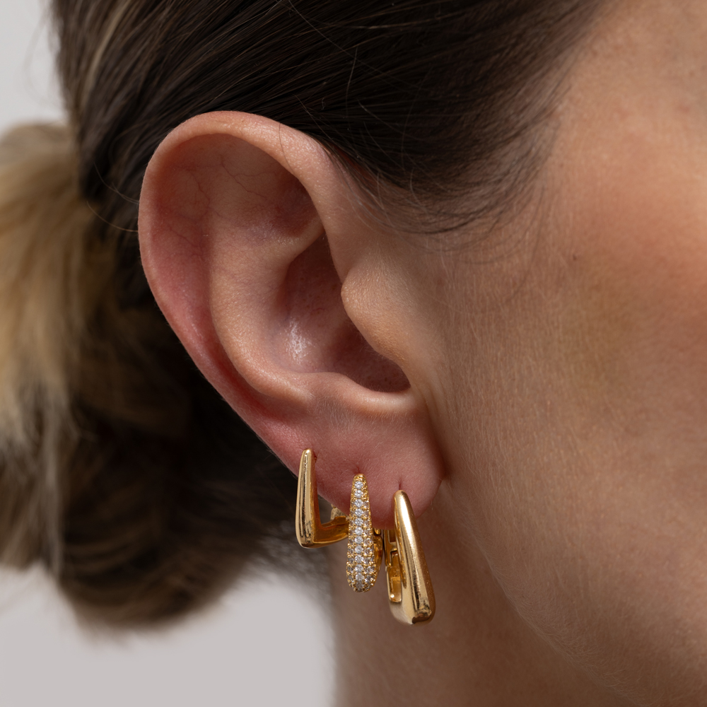 BRINCO ARGOLA G RETANGULAR LISO BANHO OURO 18K