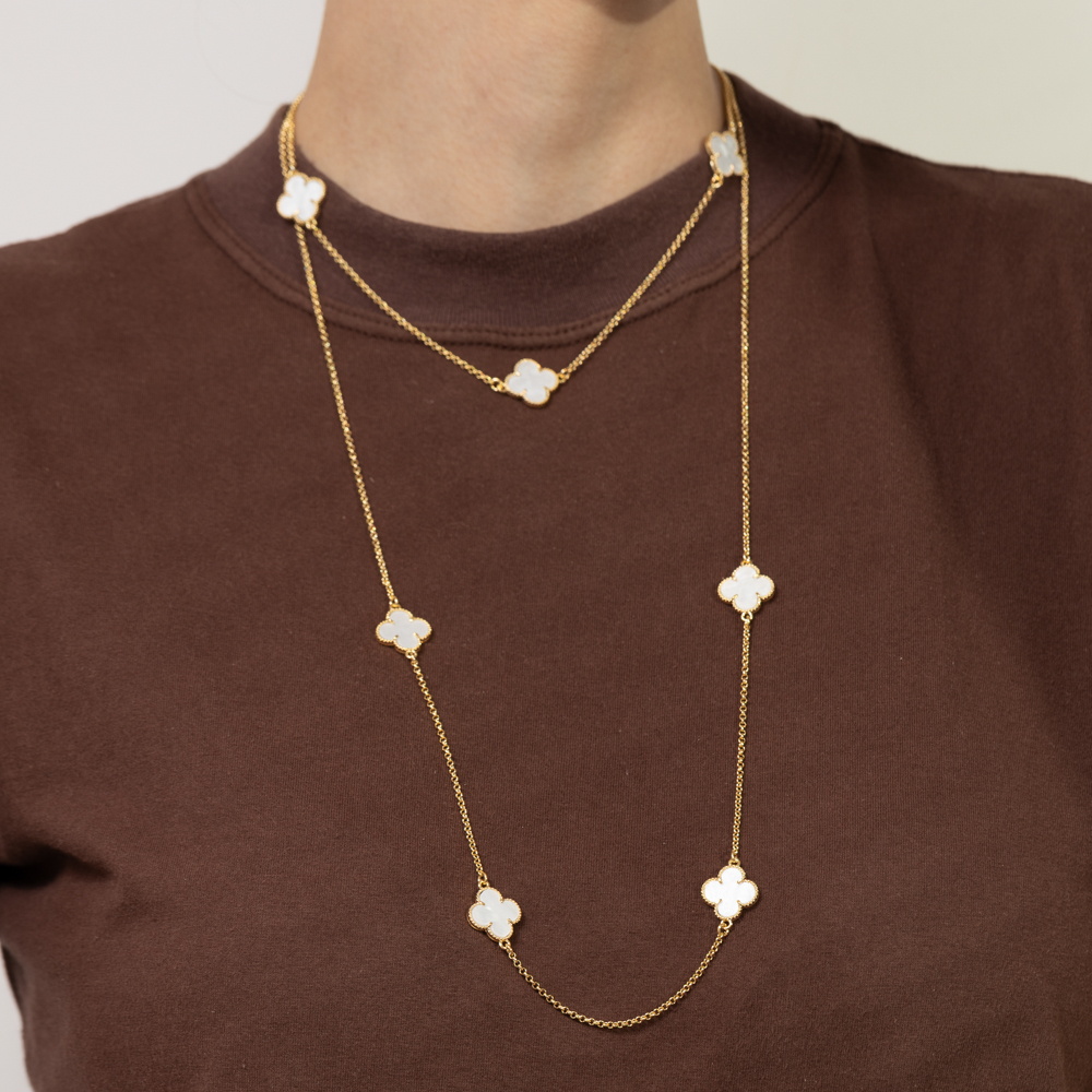 COLAR LONGO TREVO BRANCO PEROLIZADO BANHO OURO 18K