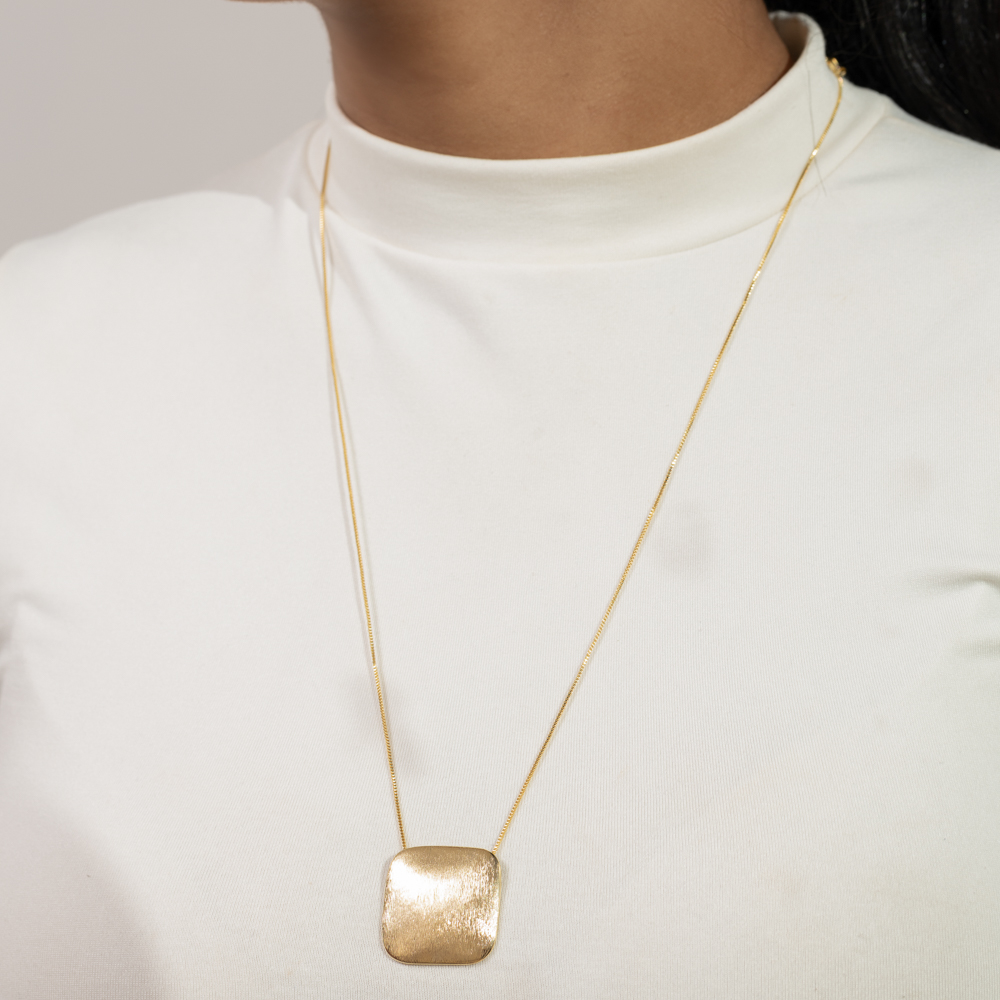 CONJUNTO LONGO QUADRADO RISCADO BANHO OURO 18K