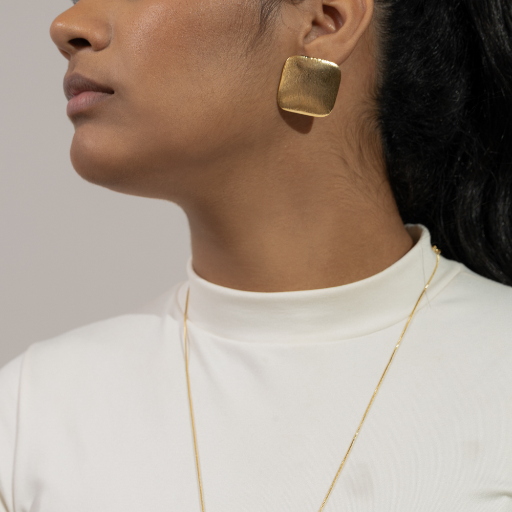 CONJUNTO LONGO QUADRADO RISCADO BANHO OURO 18K