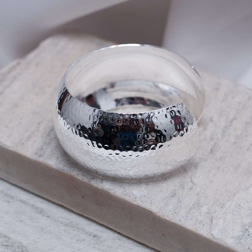 BRACELETE LARGO TRABALHADO G BANHO PRATA