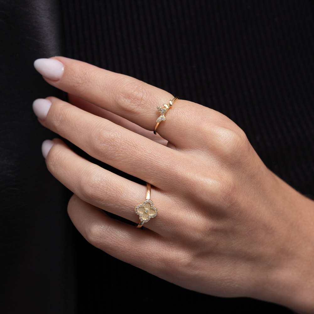 ANEL VIRGINIA CRAVEJADO CRISTAL BANHO OURO 18K