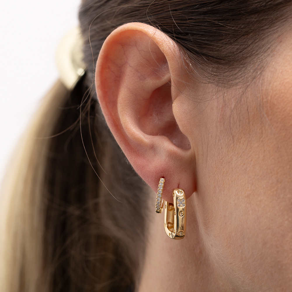 BRINCO CARTIER COM CRISTAIS BANHO OURO 18K