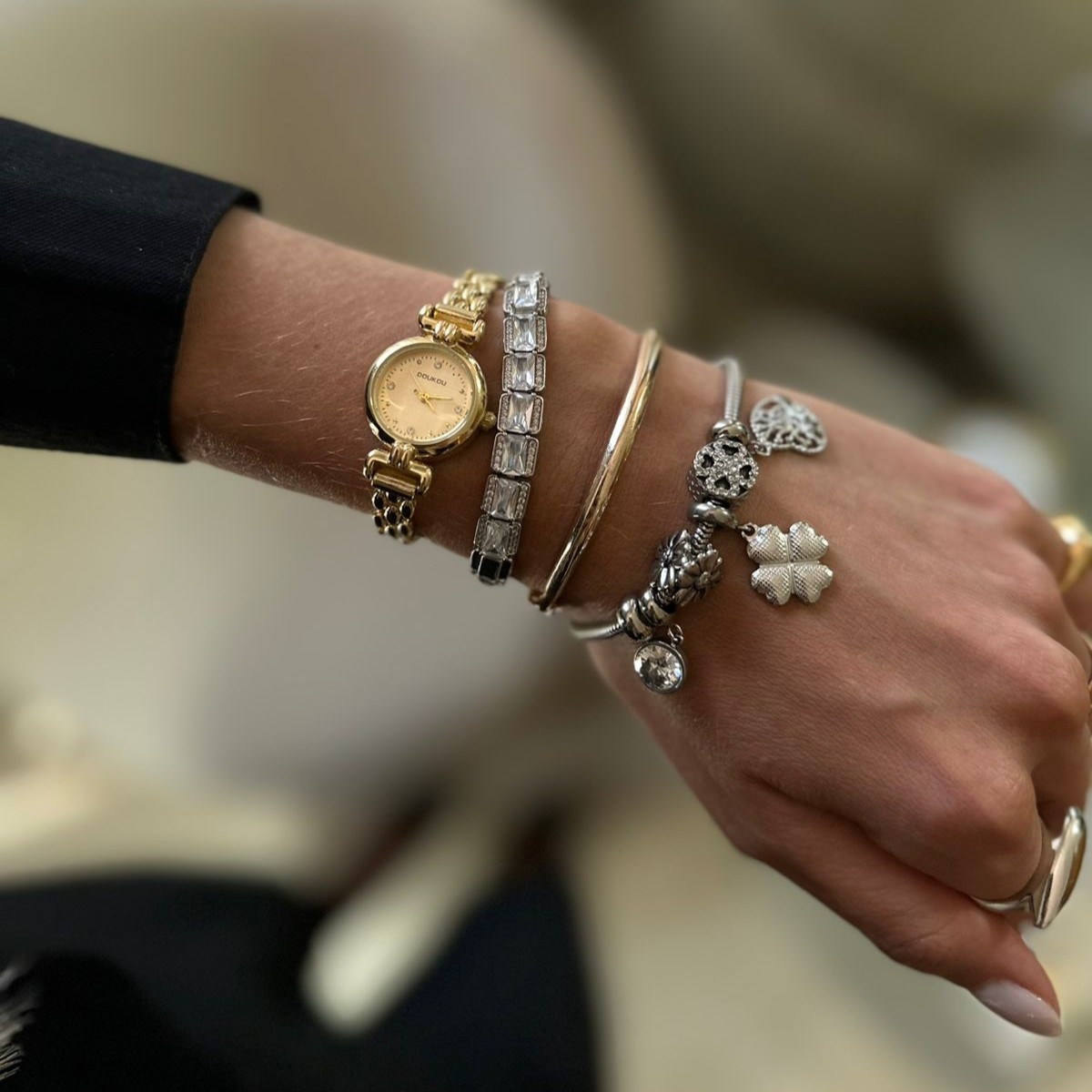 PULSEIRA 5 BERLOQUES PINGENTES DA SORTE 18CM AÇO INOX