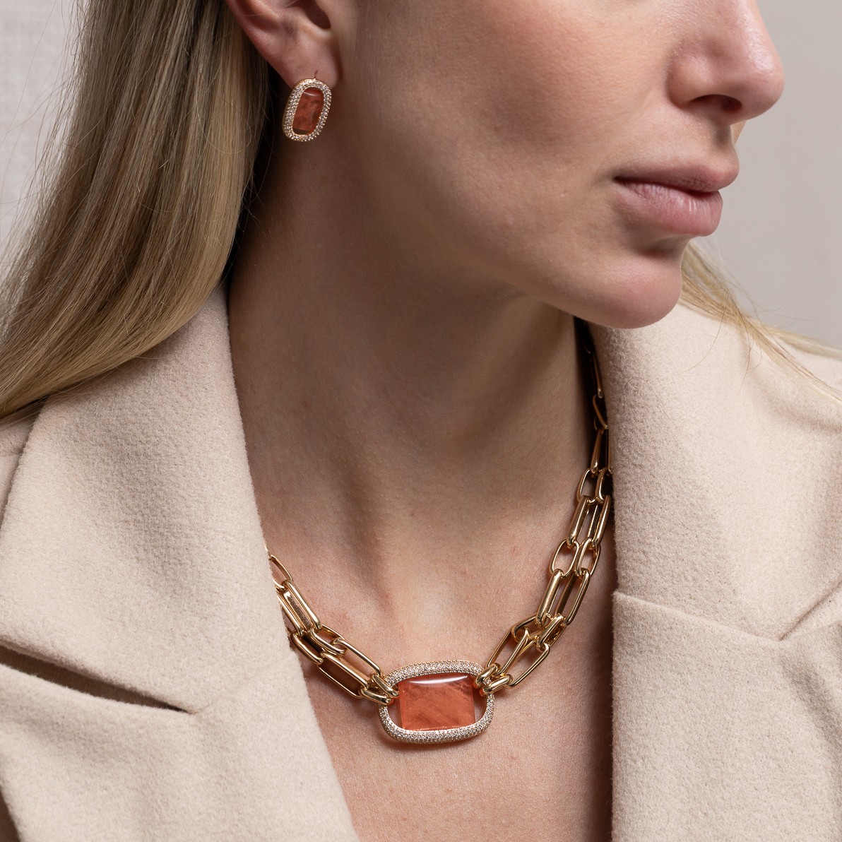 CONJUNTO ELOS COM PEDRA GOIABA GRANDE BANHO OURO 18K