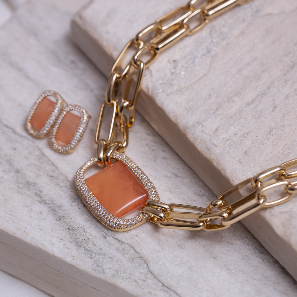 CONJUNTO ELOS COM PEDRA GOIABA GRANDE BANHO OURO 18K