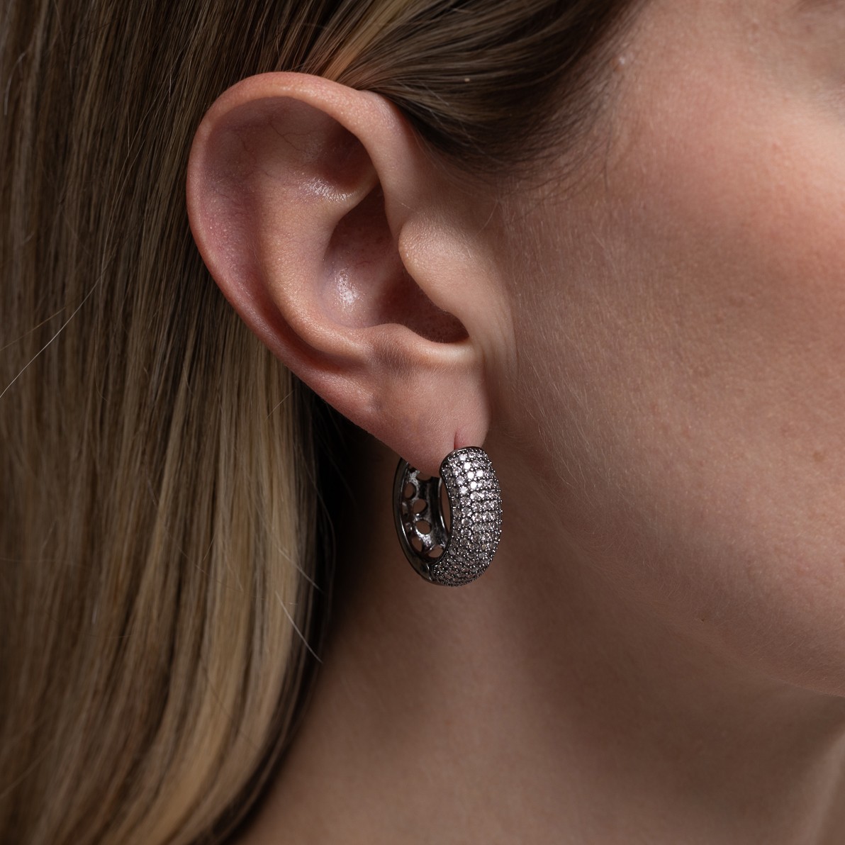 BRINCO ARGOLA G CRAVEJADA BANHO RÓDIO NEGRO BRINCO ARGOLA G CRAVEJADA BANHO RÓDIO NEGRO