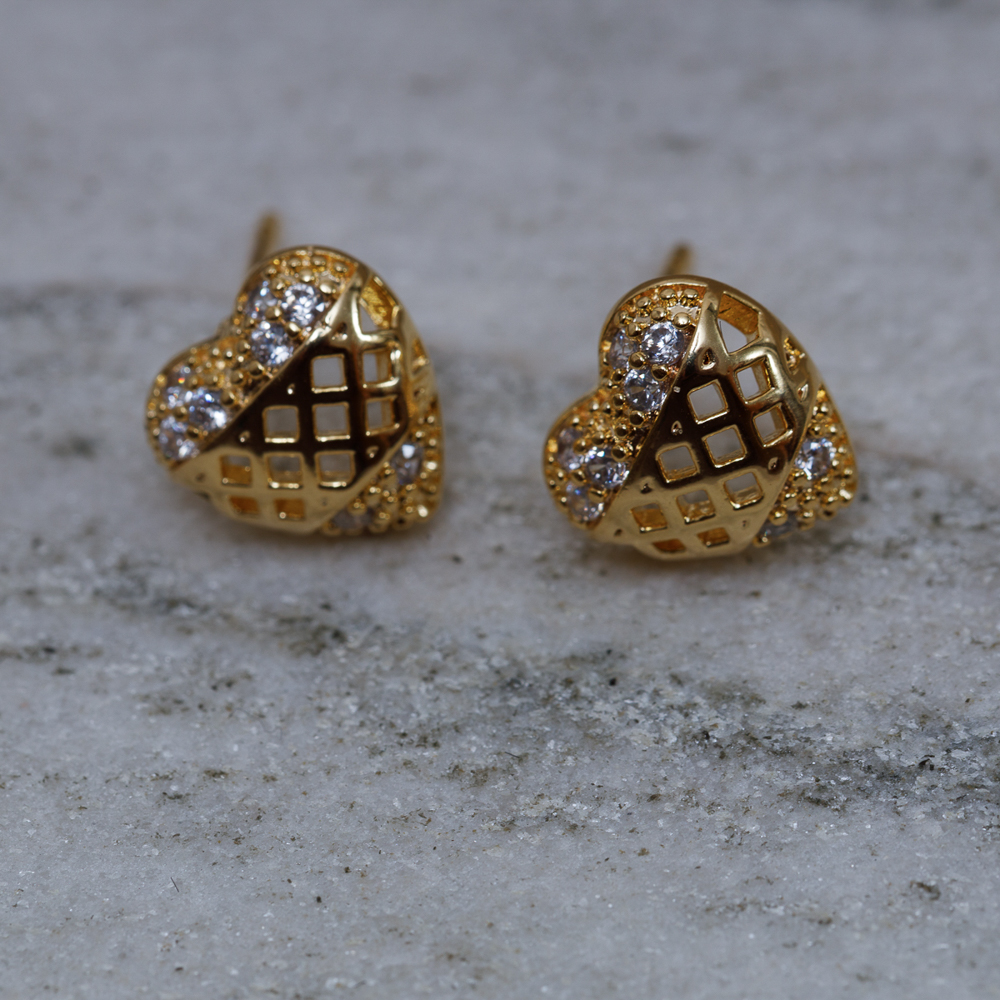 CONJUNTO CORAÇÃO VAZADO CRAVEJADO BANHO OURO 18K