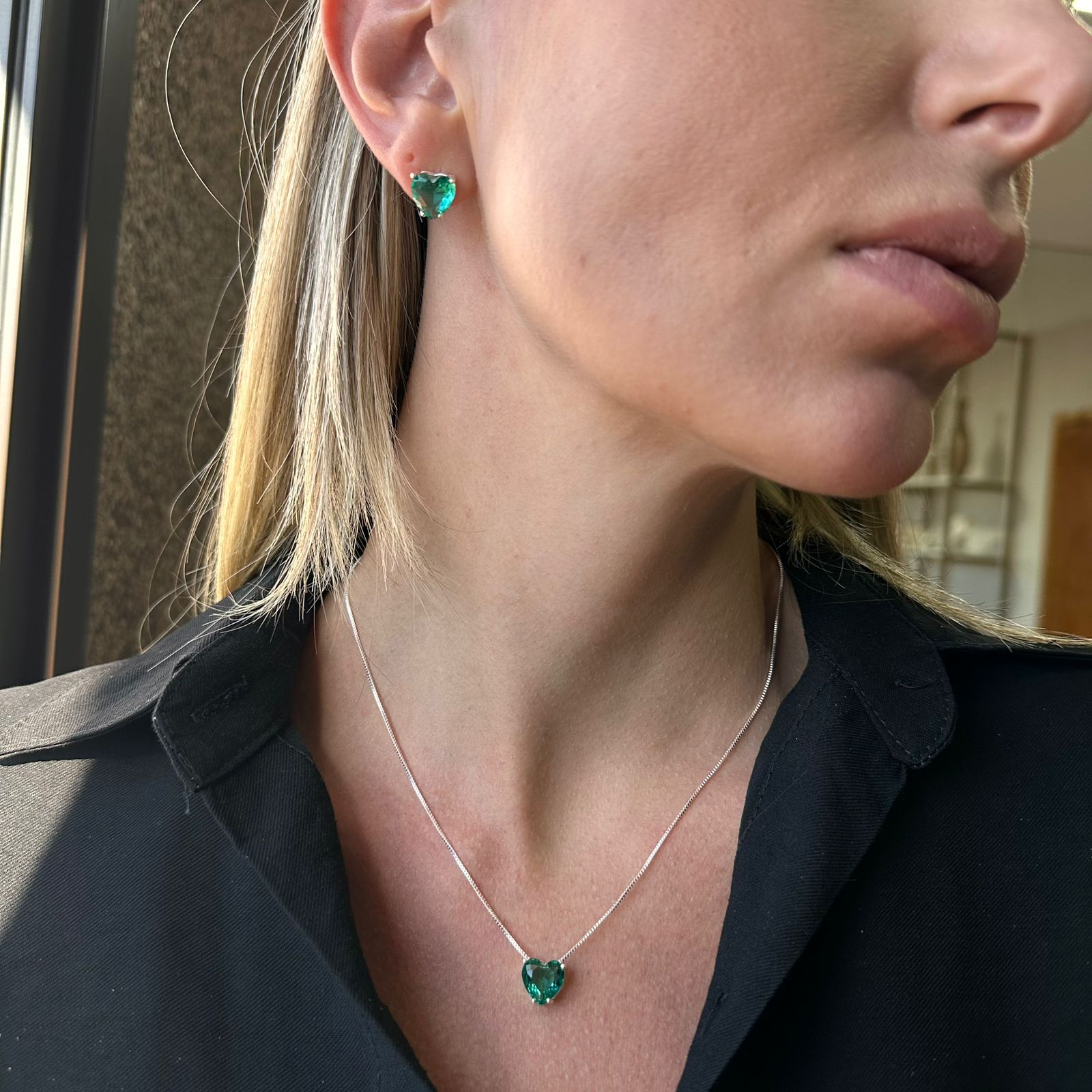 CONJUNTO CORAÇÃO PONTO DE LUZ VERDE TURQUESA BANHO PRATA