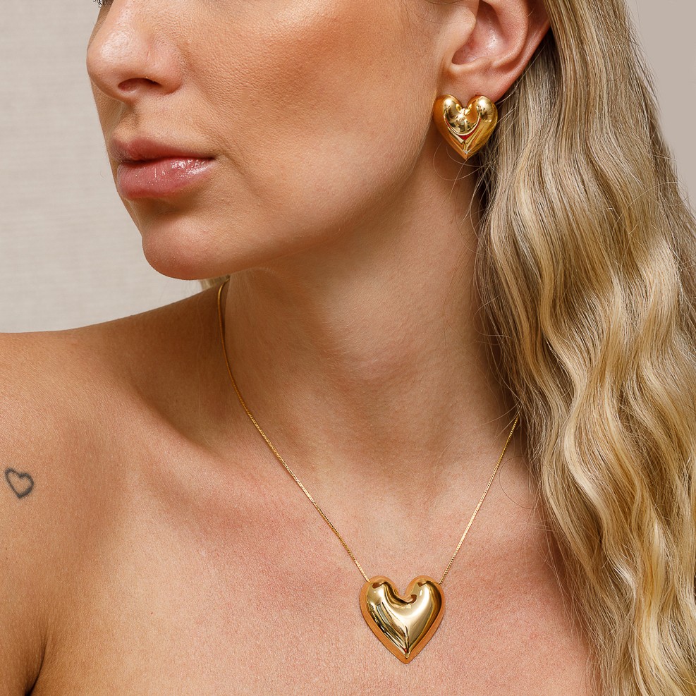 CONJUNTO CORAÇÃO GRANDE ABAULADO LISO BANHO OURO 18K