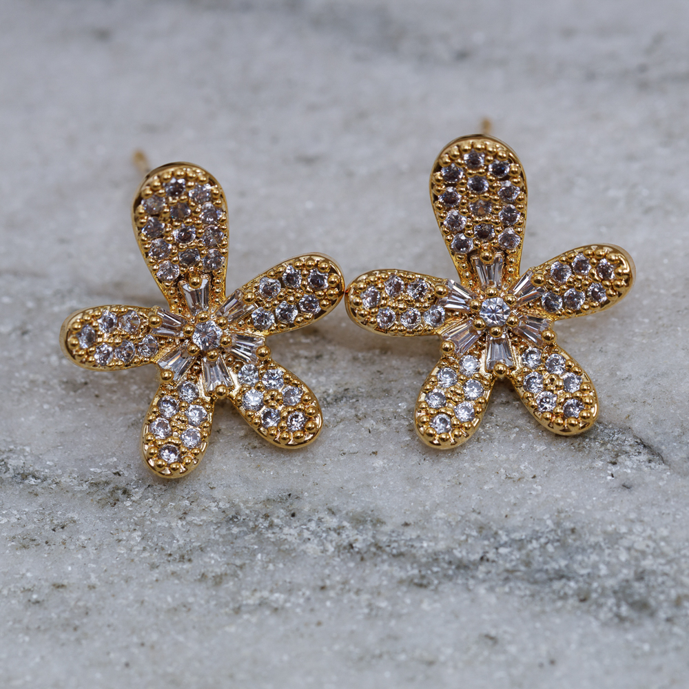 CONJUNTO FLOR DE GÉRBERA BANHO OURO 18K