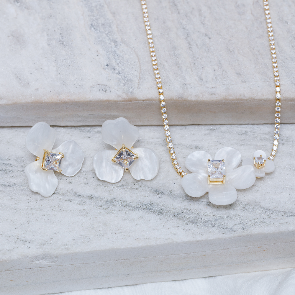 CONJUNTO FLOR LÍRIO BRANCO BANHO OURO 18K