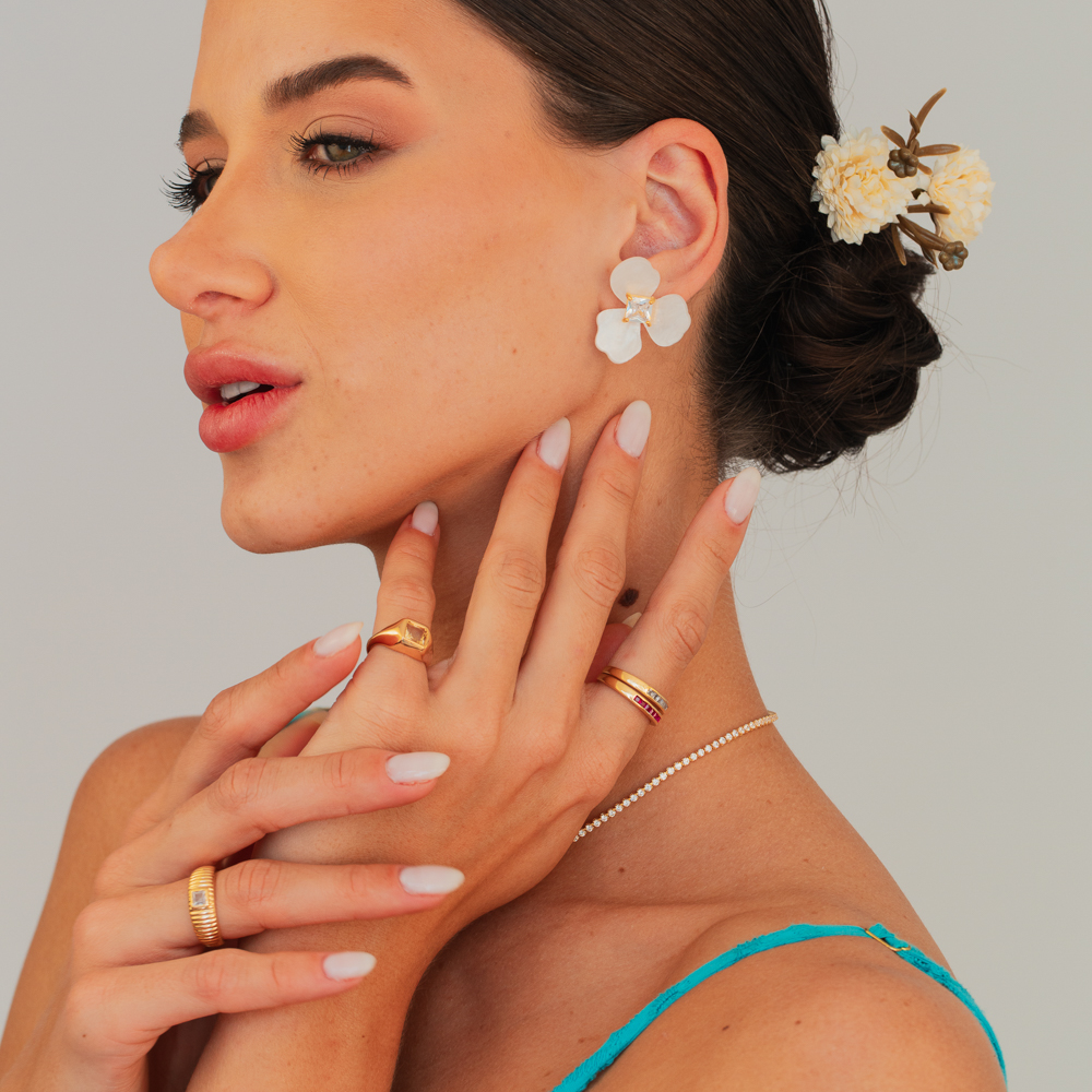 CONJUNTO FLOR LÍRIO BRANCO BANHO OURO 18K