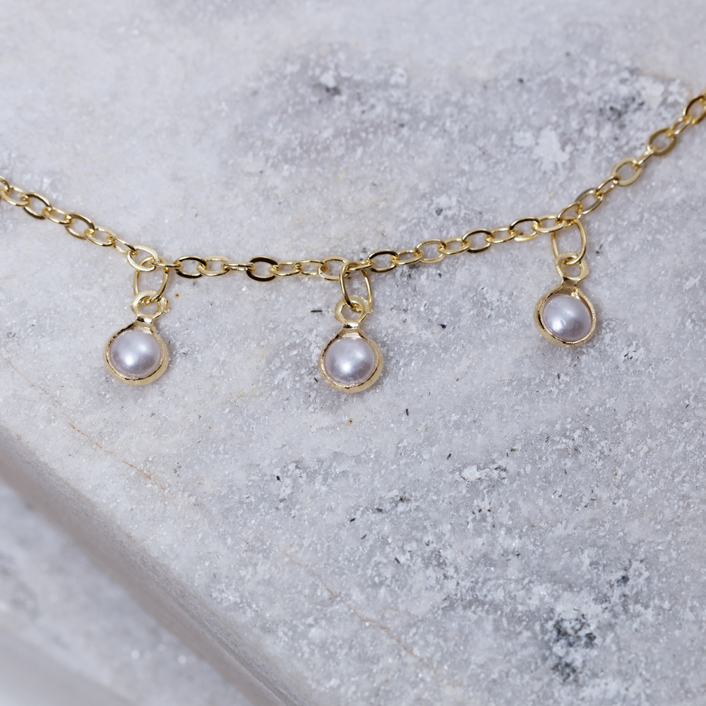 TORNOZELEIRA COM PÉROLAS BANHO OURO 18K