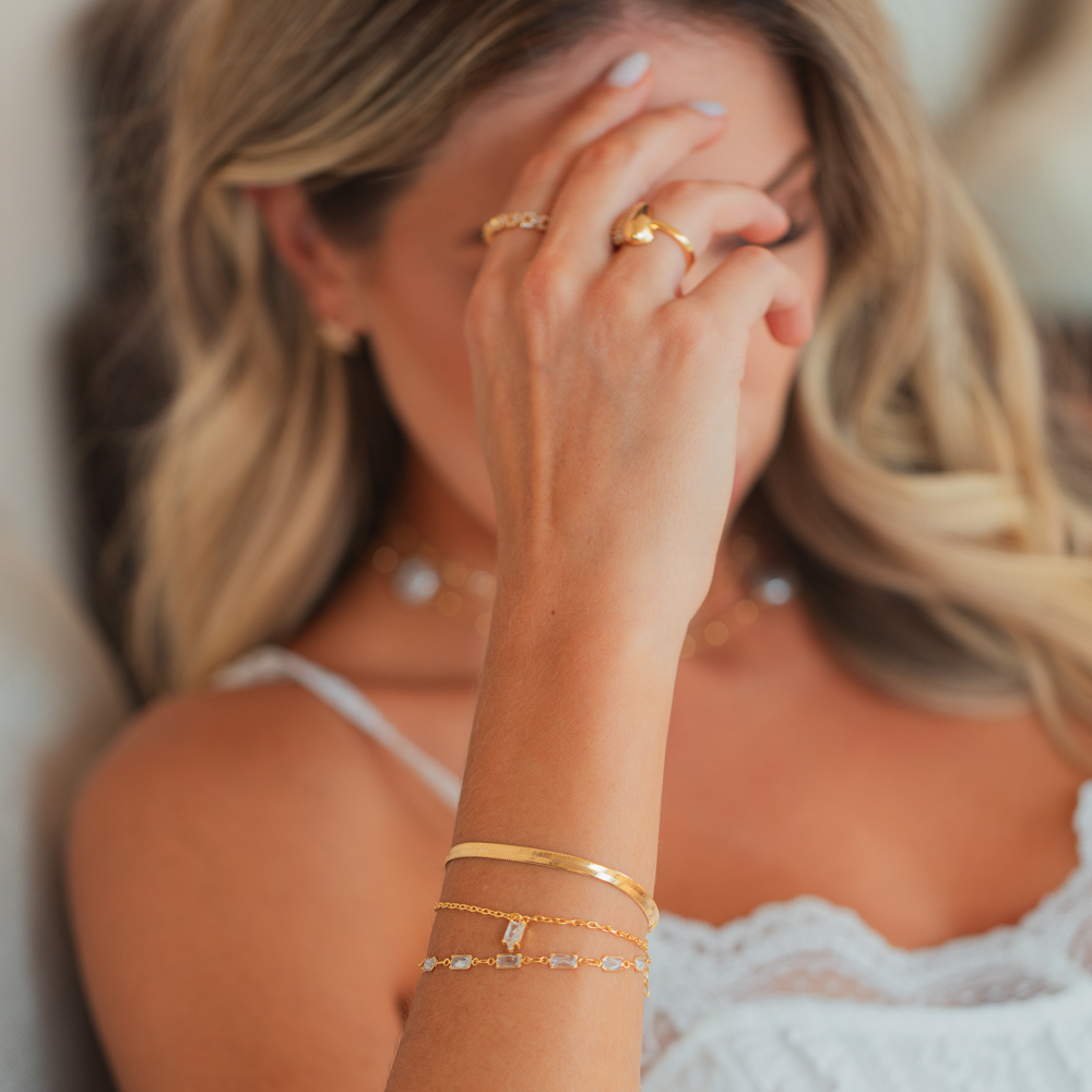 PULSEIRA DUPLA COM CRISTAIS QUADRADOS BANHO OURO 18K