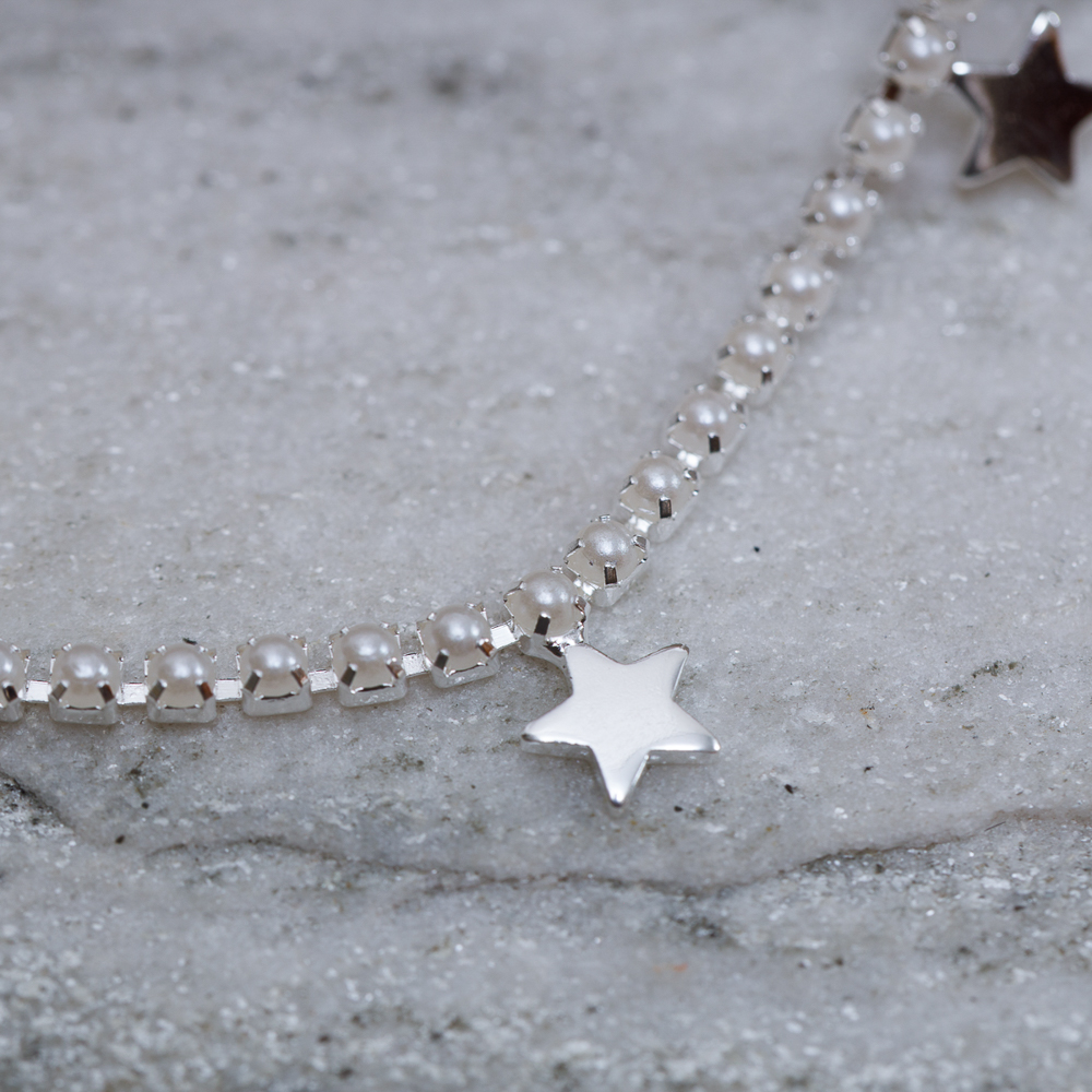 CHOKER PÉROLA RIVIERA COM ESTRELINHAS BANHO PRATA