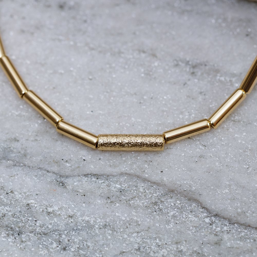 CHOKER TUBINHOS LISOS BANHO OURO 18K