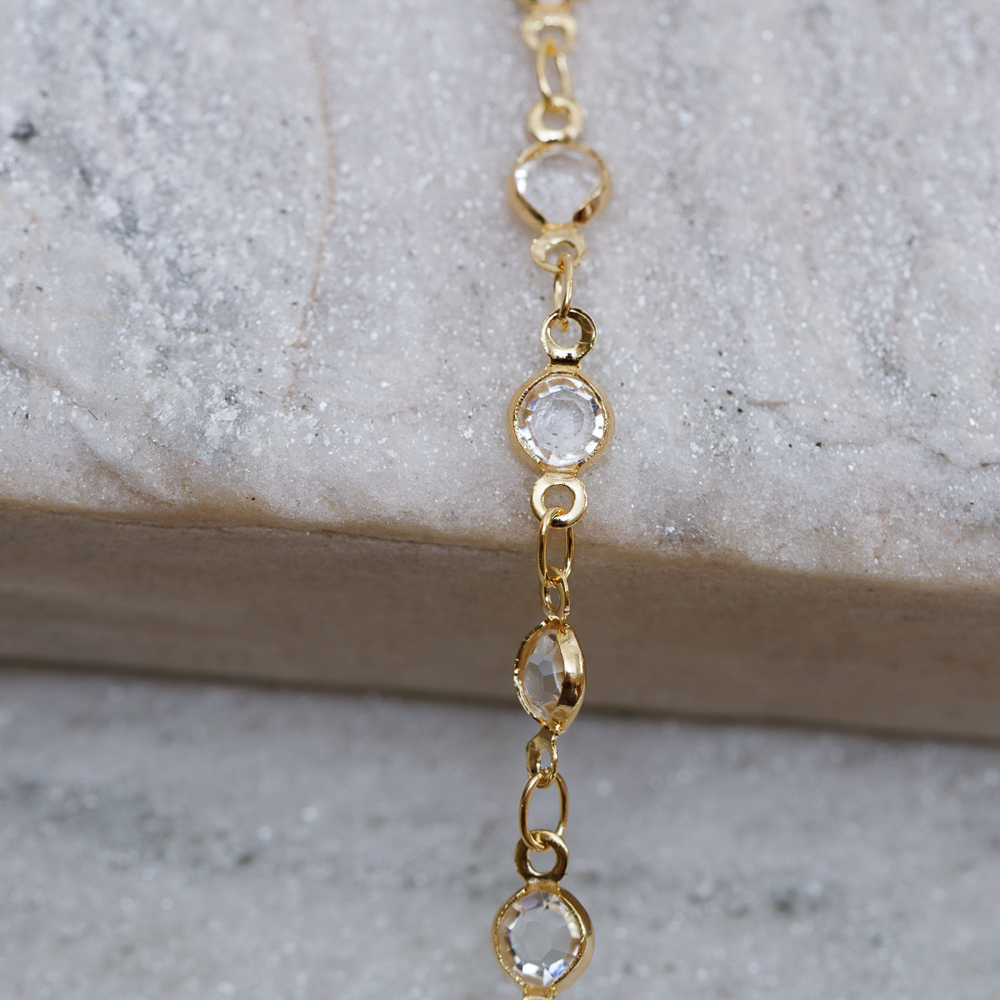 CHOKER COM PEDRINHAS CRISTAIS BANHO OURO 18K