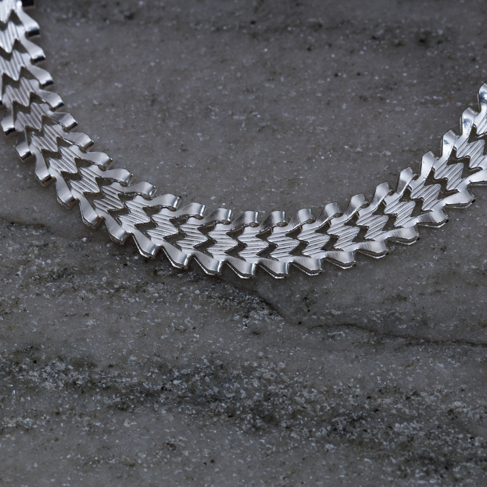 CHOKER MULHER MARAVILHA BANHO PRATA