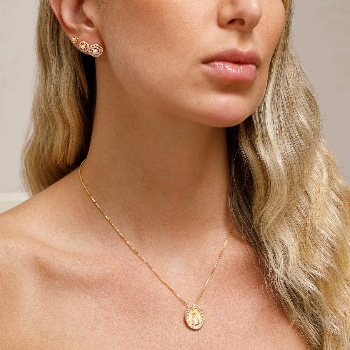 COLAR MEDALHA NOSSA SENHORA CRISTAL BANHO OURO 18K