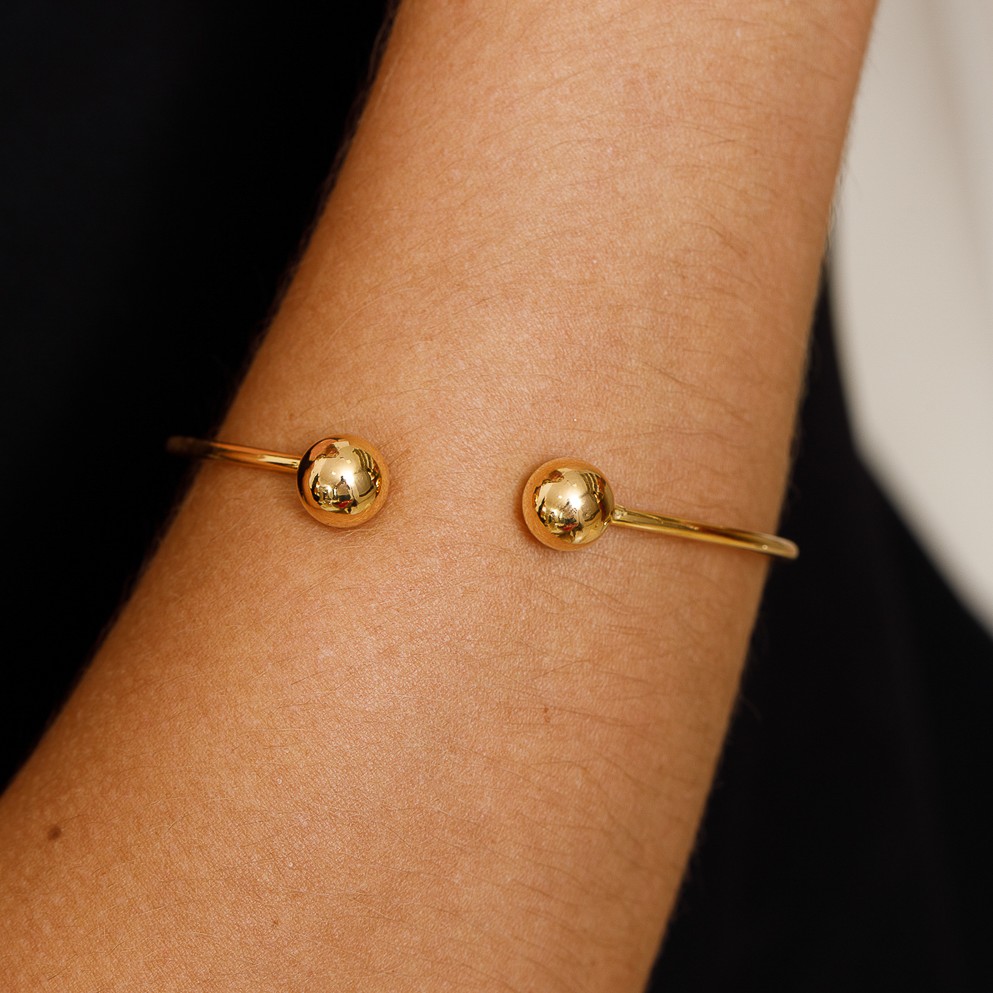 BRACELETE LISO COM ESFERAS BANHO OURO 18K