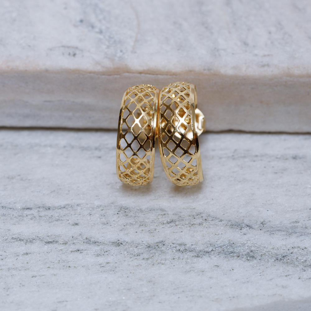 BRINCO ARGOLA RENDADA BANHO OURO 18K