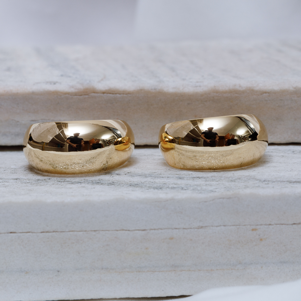 BRINCO ARGOLA ABAULADA LISA GROSSA BANHO OURO 18K