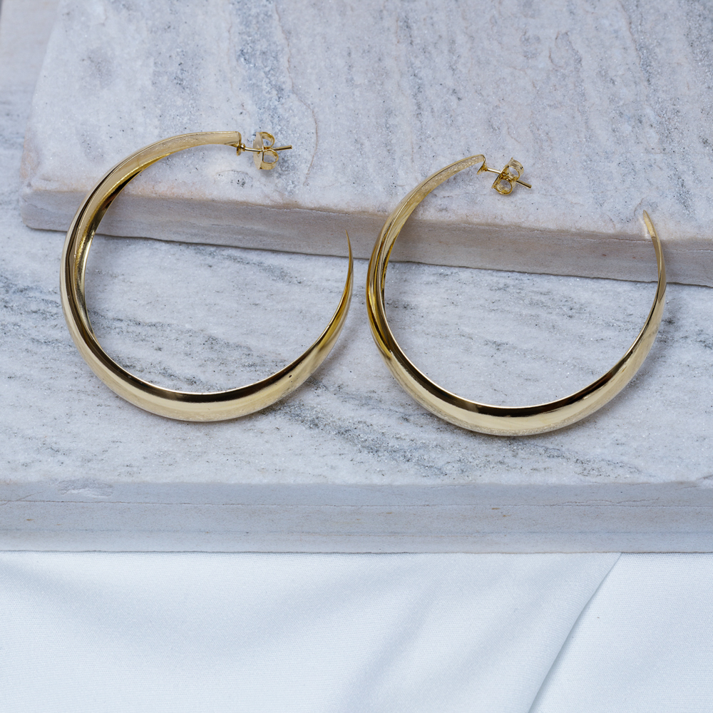 BRINCO ARGOLA ABAULADA LISA BANHO OURO 18K