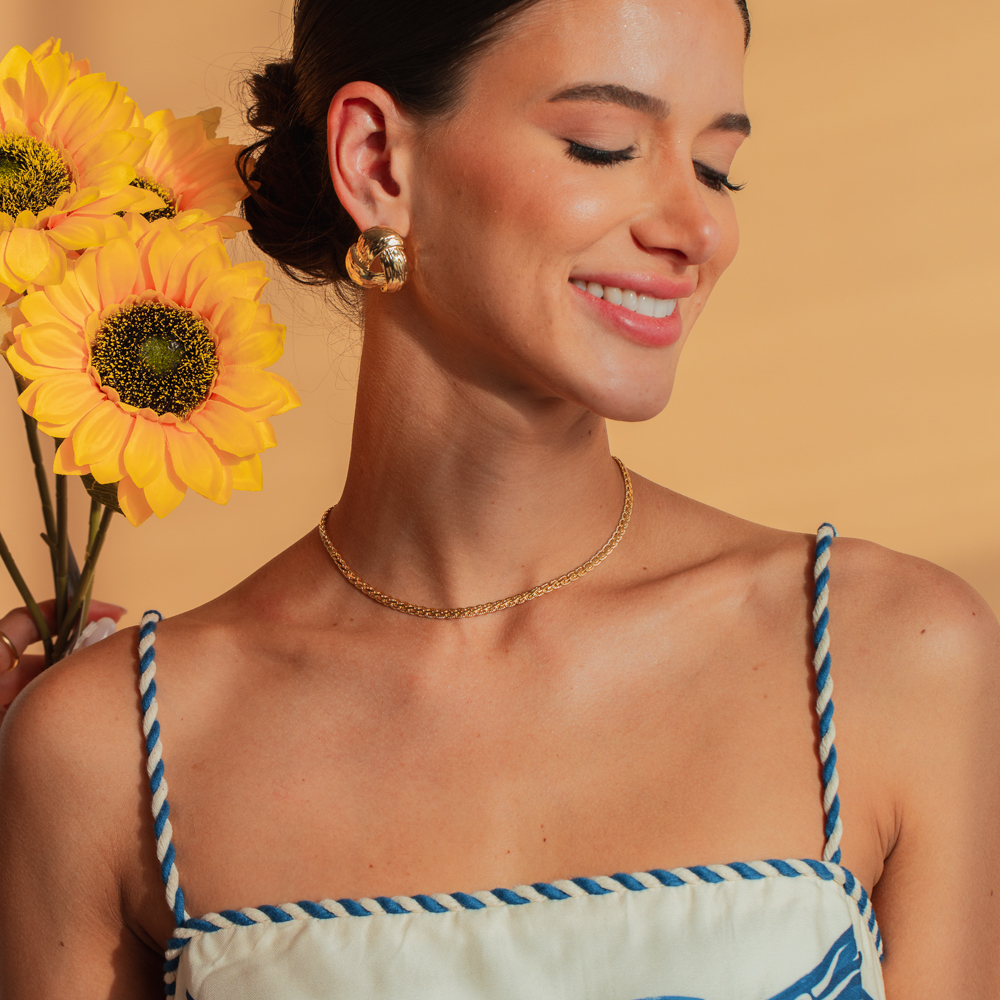 BRINCO FLOR DE BROMÉLIA BANHO OURO 18K