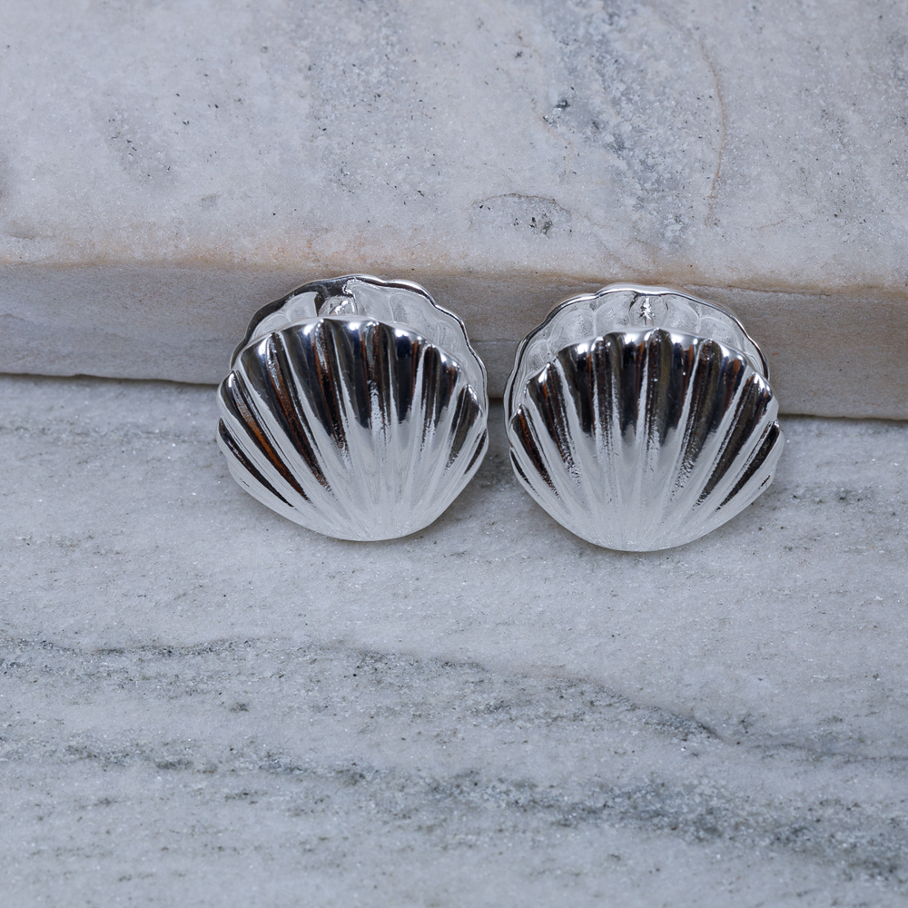 BRINCO CONCHA LISA BANHO PRATA